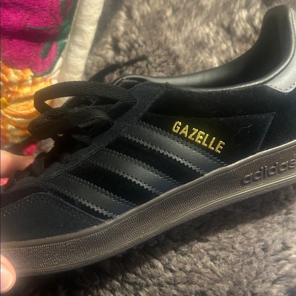 Adidas GAZELLE Sneakers - Black on black velvet and leather